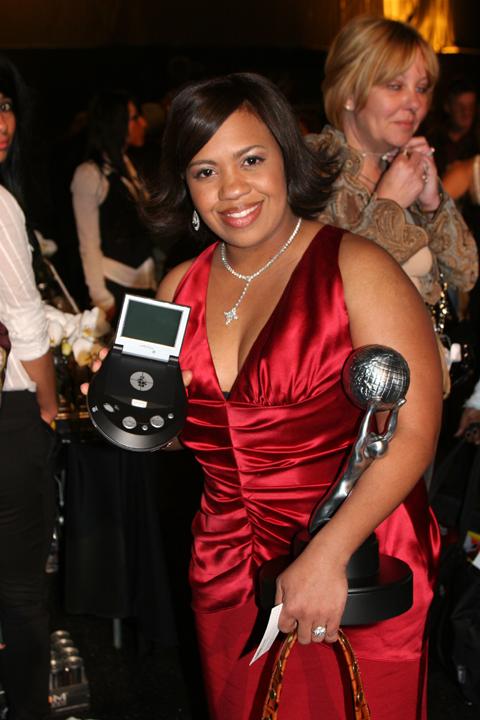 Chandra Wilson showing off her eMotion Chandra Wilson showing off her eMotion