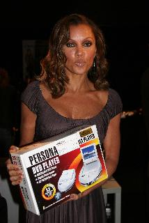 Venessa Williams - Throwing me a Kiss Venessa Williams - Showing off her eMotion and Throwing me a Kiss